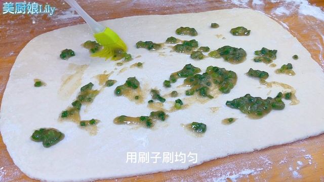 自從知道電飯鍋可以做花卷，我家麵粉就不夠吃了，蓬松暄軟又多層，lazy version rice cooker to make flower rolls Recipe，#花卷食譜 #花卷料理 #花卷