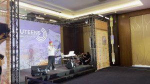 То самое видео, где я пел на вокальном конкурсе форума Агутина без голоса, который потерял накануне