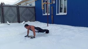 85 отжиманий ВФСК ГТО на снегу в -15 градусов мороза после рабочего дня! Тамбов, Россия!