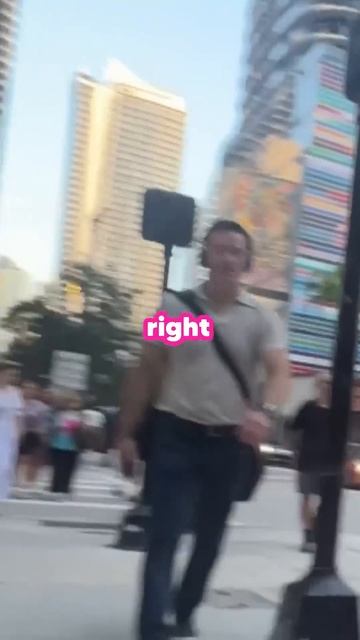 Catching Guys Staring! смотреть онлайн