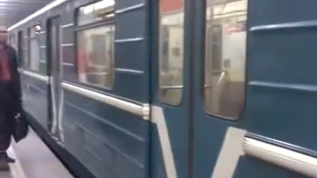 81-717/714.5М На станции Медведково Видео Март 2010 смотреть онлайн