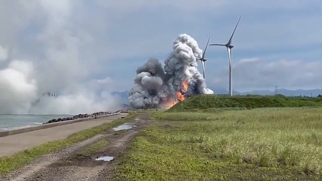 JAXA's Epsilon-S second stage solid rocket motor test explosion смотреть онлайн
