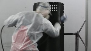 Окрашивание щита из краскопульта огнетушащей STEG краской