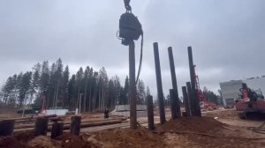Погружение труб крановым вибропогружателем и автокраном 🏗 Услуги бурения тел. +7 (985) 185-77-77.