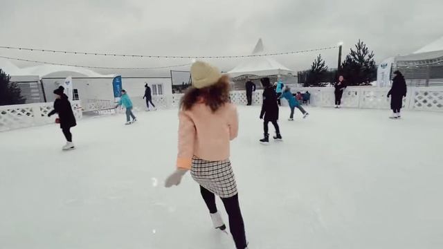 София Сучкова - Только мне всё кажется смотреть онлайн