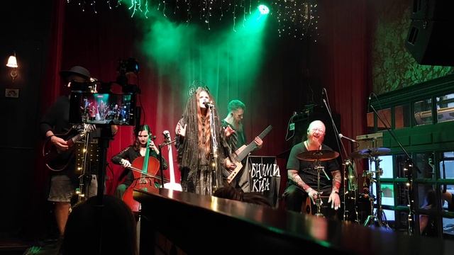 Все поезда (Обними кита 10.07.2024) смотреть онлайн