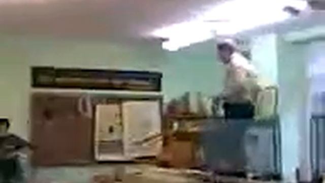 Стакан-Тарзан | Glass of Tarzan смотреть онлайн