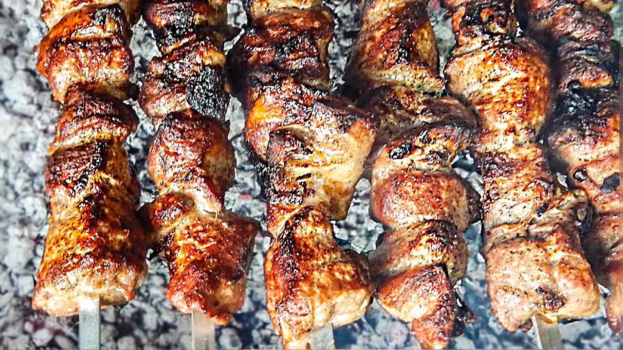 Как мариновать шашлык. Шашлык СССР. Секретный ингредиент и сочное мясо🍖😱 Вкусный Ларчик