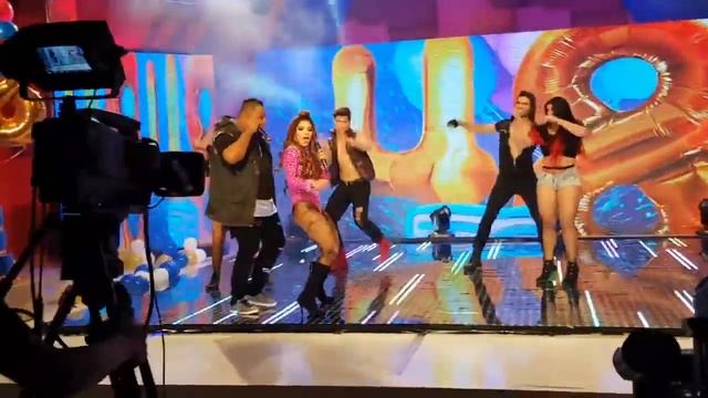 Nanda - Sacude Tus Caderas Feat. Chriss (De Boca En Boca TC) смотреть онлайн