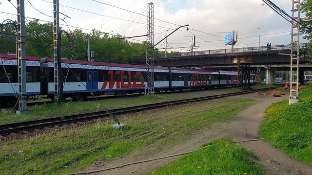 Электропоезд ЭГ2ТВ-003 "Иволга-1.0 ЦППК" в 11 вагонной составности! смотреть онлайн