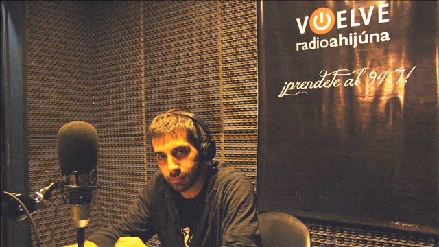 "Un Cacho de Caballito" de Eduardo Quintana - Santiago Corei ("El living de mi casa") смотреть онлайн