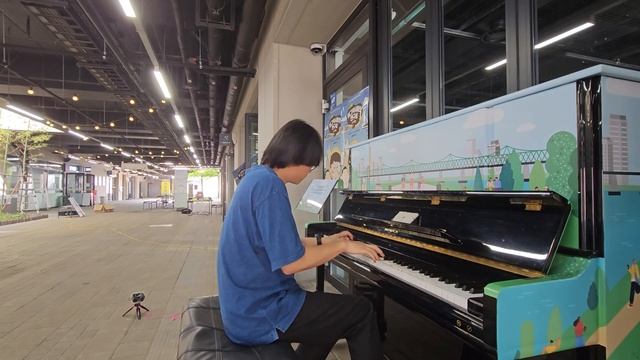 Christopher, CHUNG HA - When I Get Old (Street Piano Cover) смотреть онлайн