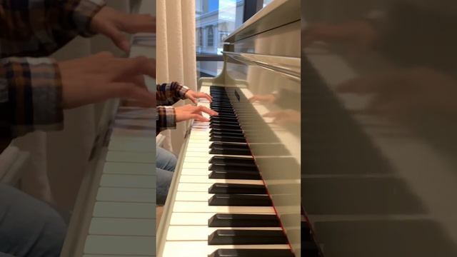 My friend played the piano at the Ritz-Carlton Hotel lobby: Cayman Islands смотреть онлайн