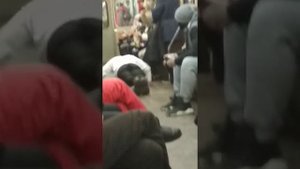 придурки в новосибирском метро под новый 2021 год пандемия мозга?