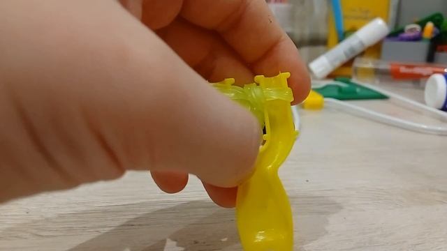 как сделать ящерицу из резинок без станка 1 часть смотреть онлайн