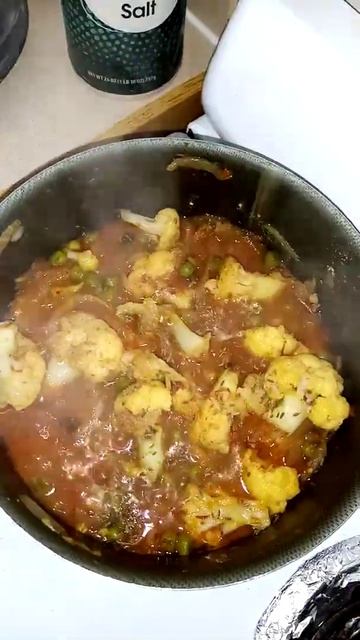 Gobhi matar ki sabzi / Couli flower and green beans mix #shorts