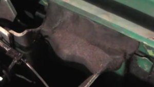 Как поменять замок капота на Ваз когда сорвались гайки