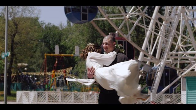 Современная лесная свадьба в ресторане Family Club