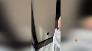 Дочка Ольги Орловой пробует свежий горошек!