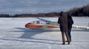 Взлет планера со снежного поля