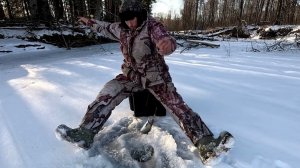 Ловля Ленка и хариуса зимой на горной речке по первому льду(подводная сьемка)