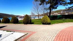 В первый раз на АБРАУ-ДЮРСО это супер. Очень довольны всей семьей. Приехали на машине.