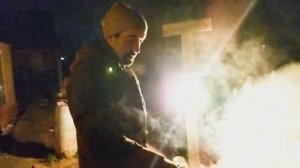 ️Зимуем❄️, аэто было прошлым летом☀️, теперь мы тут живем️ делаем мебель, готовим на огнеСтроим