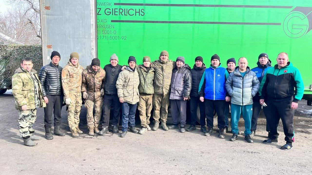 Өлешчә мобилизация кысаларында хезмәттә булган якташларыбызга гуманитар ярдәм тапшырдылар