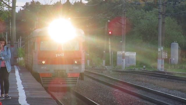 Электропоезд ЭР2Т-7200 станция Обнинснкое 3.07.2019 смотреть онлайн