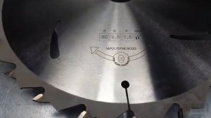 Диск пильный универсального класса для работ с древесиной и фанерой с защитой от отдачи