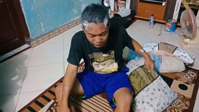 Hati hati dengan tawon Vespa Affinis смотреть онлайн