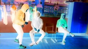 Пародия/ Между нами тает Лёд.