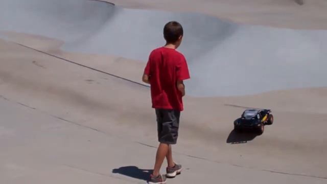 RC at the skat park 1 смотреть онлайн