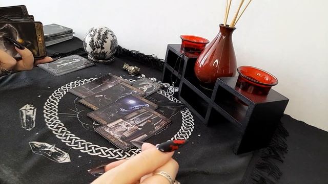 4 Королевы: Кому Вы Снитесь?!. смотреть онлайн