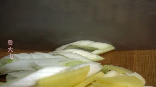 在家炒猪心，一定不要焯水，记住2个窍门，鲜嫩不柴没有一点腥味 смотреть онлайн