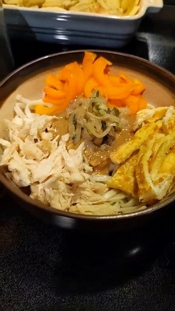 Cold Noodles with Sesame Sauce смотреть онлайн