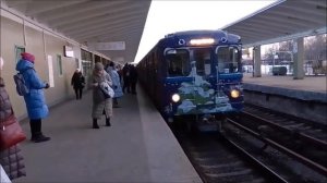 Новогодний электропоезд метро 81-710 "ЕЖ-3 №70 на станции метро Выхино,ТКЛ.