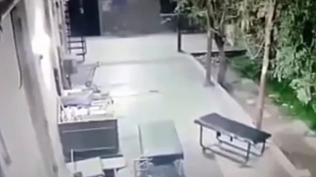 10 Scary Security Camera Videos Ever Captured! смотреть онлайн