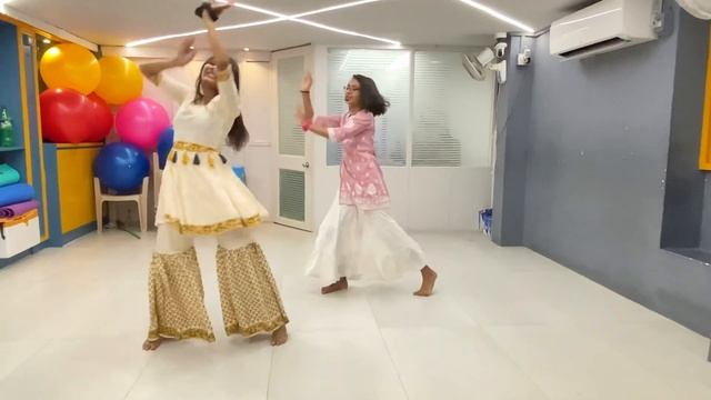 Apna Bana Le | International Dance Day 💃| Varun Dhawan | Kriti sanon смотреть онлайн