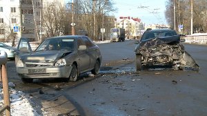(Рыбинск-40) ДТП С УЧАСТИЕМ ТРЁХ АВТОМОБИЛЕЙ