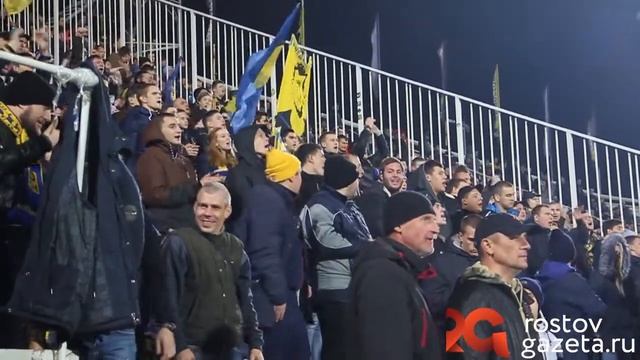 Фанаты ФК «Ростов» «напустили дыма» у стадиона в знак протеста смотреть онлайн