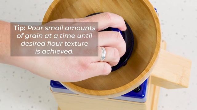 How To Mill Grains with the NutriMill Harvest смотреть онлайн