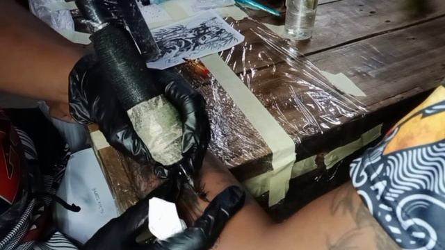 Home service @ ayho resto bar. (Geisha tattoo) #bokartistmixtv #geisha #tattoodesign #tattooart смотреть онлайн