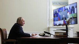 «Нужно работать по максимуму»: Владимир Путин провел совещание с правительством