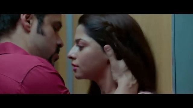 Vedhika Hot French Kiss смотреть онлайн