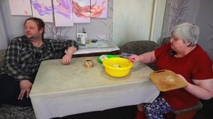 ПИРОГ С САЛАТНОЙ НАЧИНКОЙ ПО-СИБИРСКИ Так аппетитно приготовлен мамою пенсионеркой делимся секретами