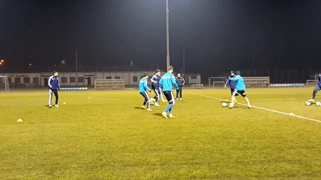 Ярмоленко играет пяткой на тренировке сборной