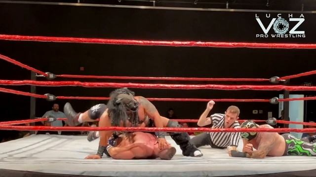 Mil Muertes vs Brian Cage vs Black Taurus смотреть онлайн