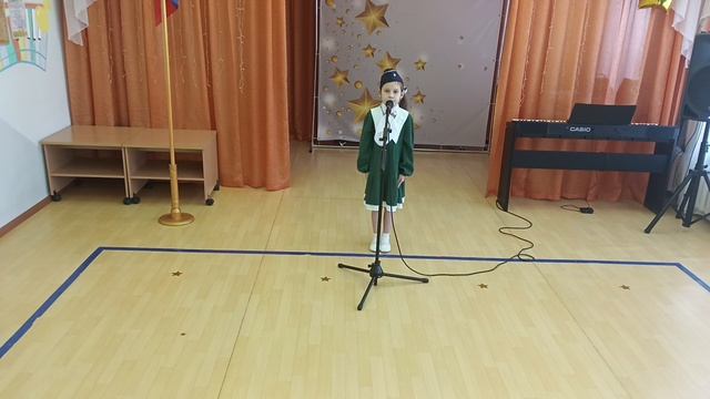 Елена Фищукова, Песня "Есть такая профессия", Мария 6 лет.mp4 смотреть онлайн