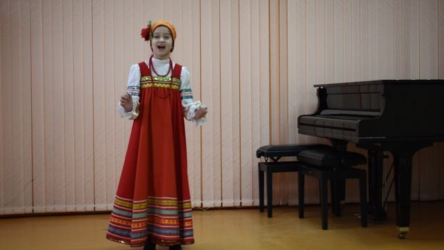 Зайчикова Виктория 9 лет
"Рассыпала Маланья бобы" русская народная песня